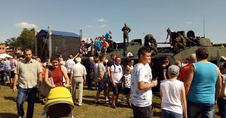 Tłumy na Pikniku Rodzinnym z okazji Święta Wojska Polskiego