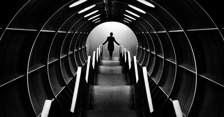 DrakSpirit pokazuje swój świat w mrocznych, geometrycznych fotografiach