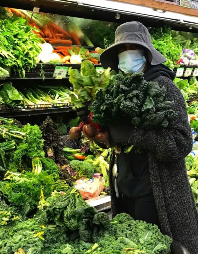 W mediach społecznościowych chętnie prezentuje, jak ważna jest dla niej zdrowa dieta