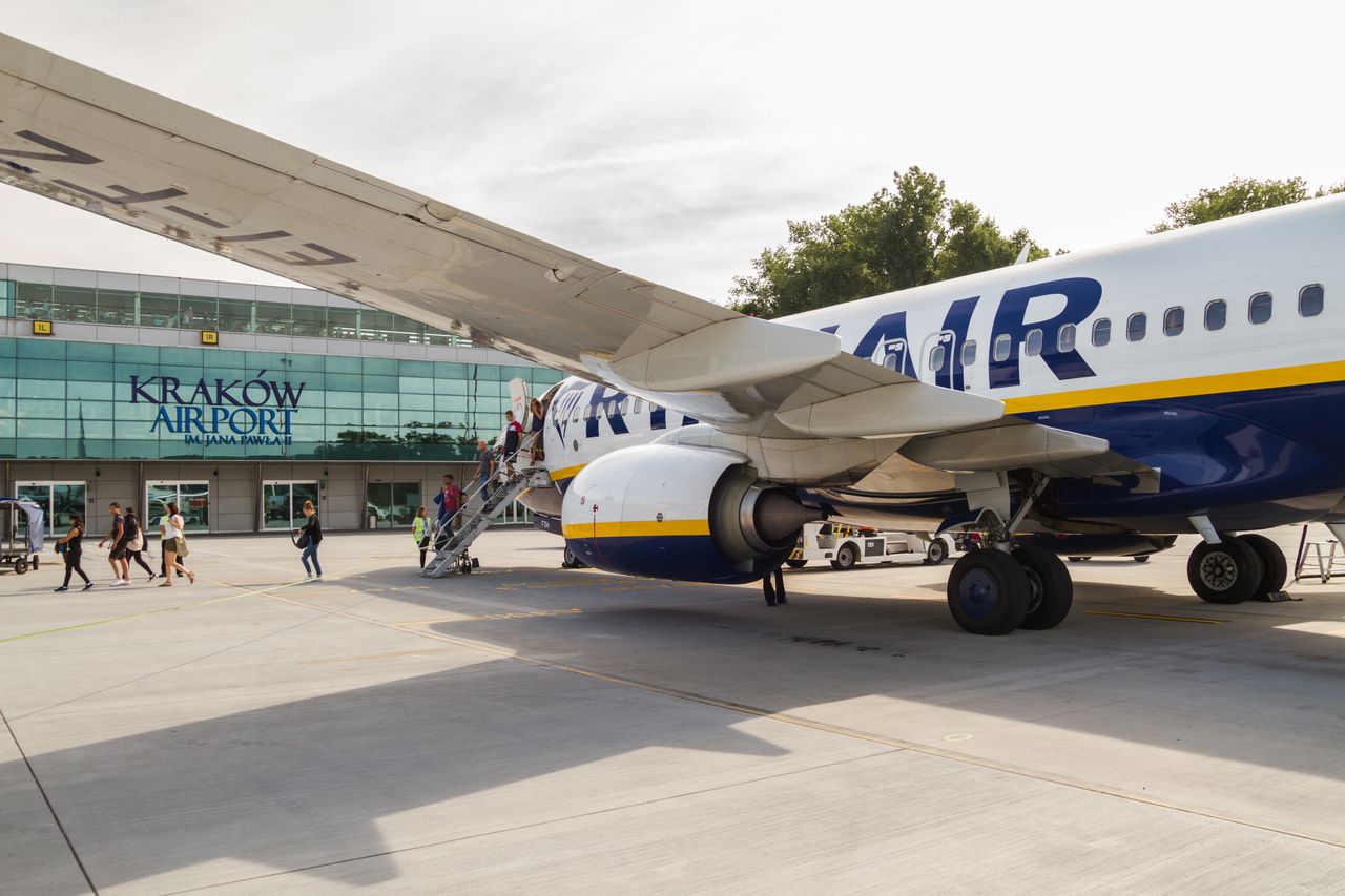 Samolot Ryanair na lotnisku w Krakowie 