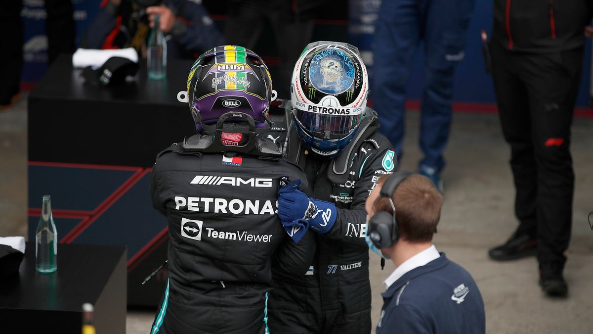 Zdjęcie okładkowe artykułu: Materiały prasowe / Mercedes / Na zdjęciu: Lewis Hamilton i Valtteri Bottas