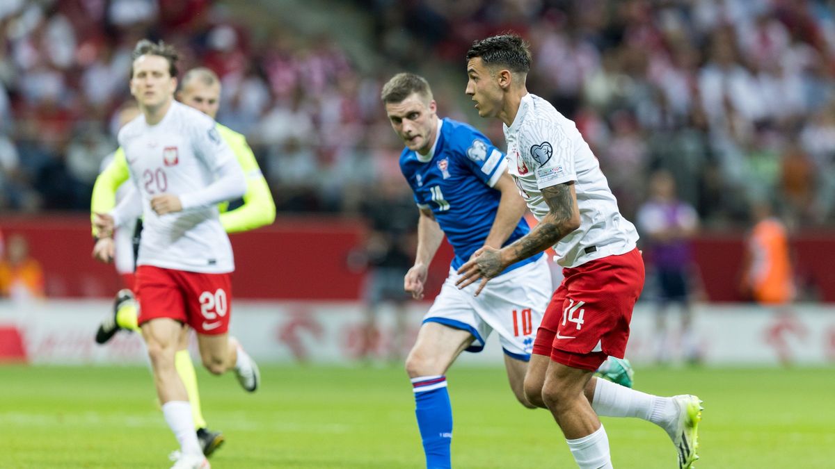 Getty Images / Foto Olimpik / Na zdjęciu: Solvi Vatnhamar i Jakub Kiwior