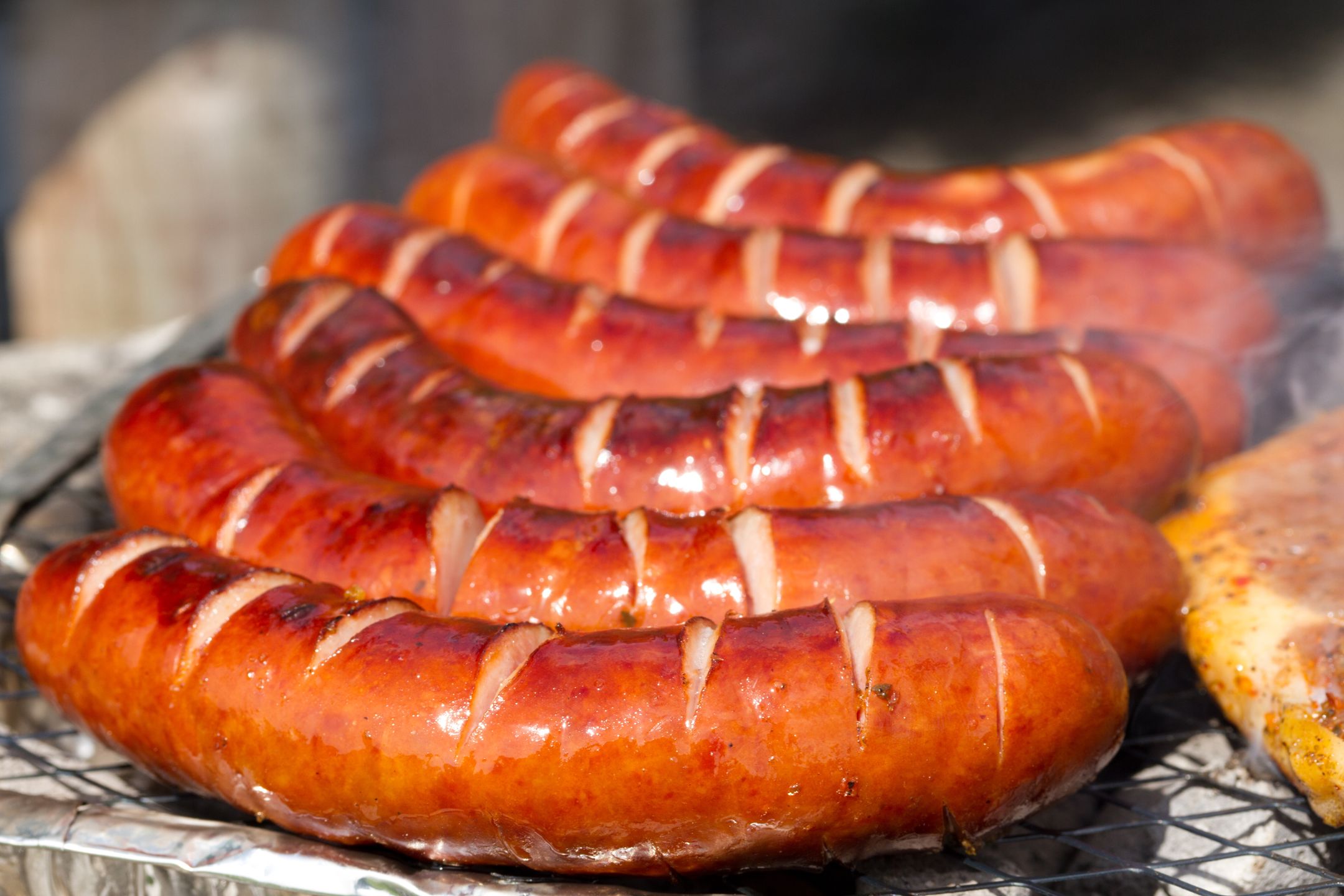 Kiełbasa z grilla będzie soczysta