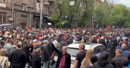 Morze ludzi na ulicach Armenii. Domagają się dymisji rządu