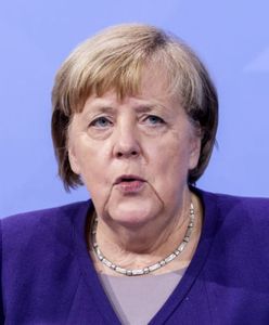 Angela Merkel zaliczyła drobną modową wpadkę. Zielony komplet nie zachwyca