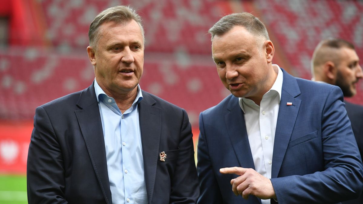 Prezydent Andrzej Duda (z prawej) i prezes PZPN Cezary Kulesza