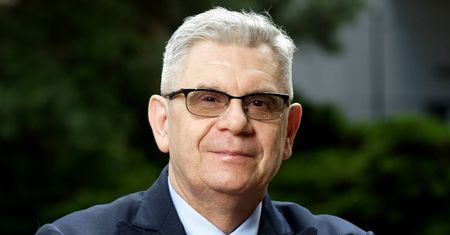 Jest kandydat na nowego prezesa UKE. Sprawdzamy jego CV