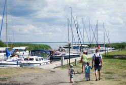 Skandal na Mazurach. Mieszkaniec Podlasia pogłębiał brzeg Śniardw