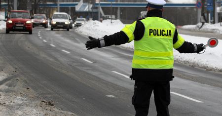 Ostrzegał innych o kontroli. Sam stracił prawo jazdy