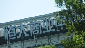 Los chińskiego giganta wisi na włosku