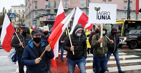 Warszawa. Protest rolników. Przedstawiciele Agrounii blokują stołeczne ulice