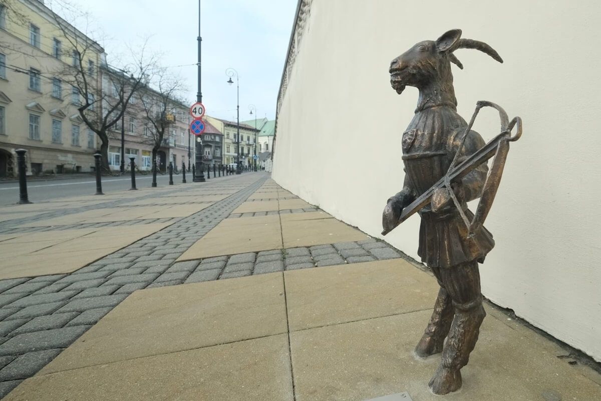 Koziołek Kryspin przy ul. Królewskiej