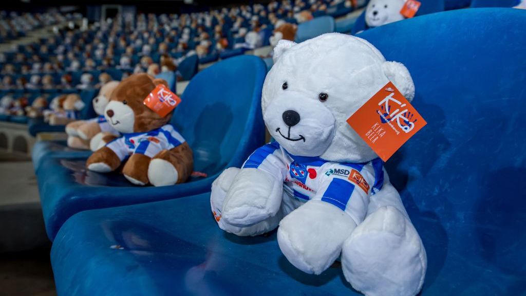 Getty Images /  ANP Sport  / Na zdjęciu: pluszaki na stadionie SC Heerenveen