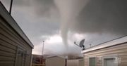 Tornado z bliska nakręcone amatorską kamerą