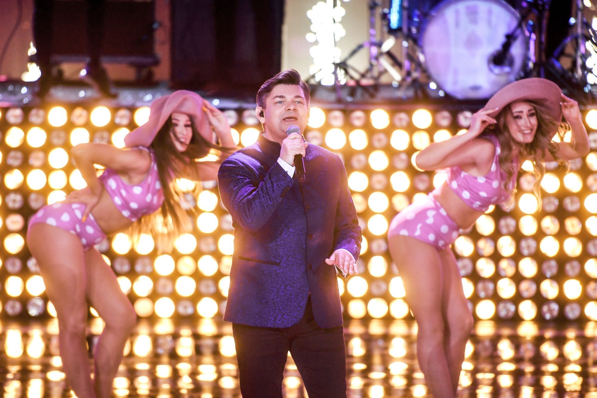 Zenek Martyniuk na Walentynkowym koncercie życzeń TVP w Teatrze Wielkim w Łodzi