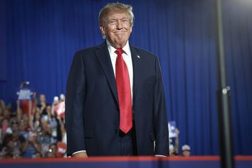 Cła weszły w życie. Kanada nie dogadała się z Trumpem