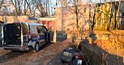 Warszawa: Złodziej części działał w biały dzień. Zatrzymał go patrol