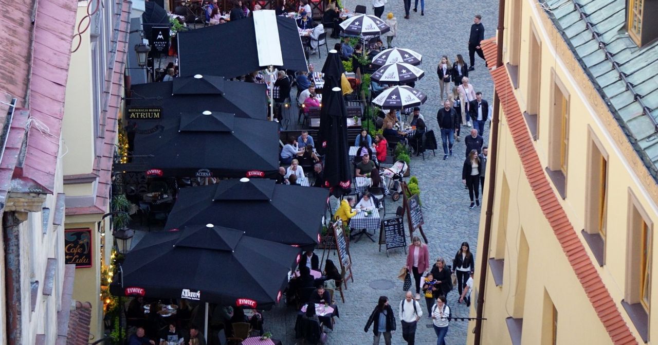 Zatrudnienie pracownika droższe niż kiedykolwiek. Firmy tną rekrutacje