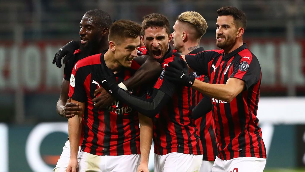 Zdjęcie okładkowe artykułu: Getty Images / Marco Luzzani / Na zdjęciu: piłkarze Milanu, a wśród nich Krzysztof Piątek (nr 19)