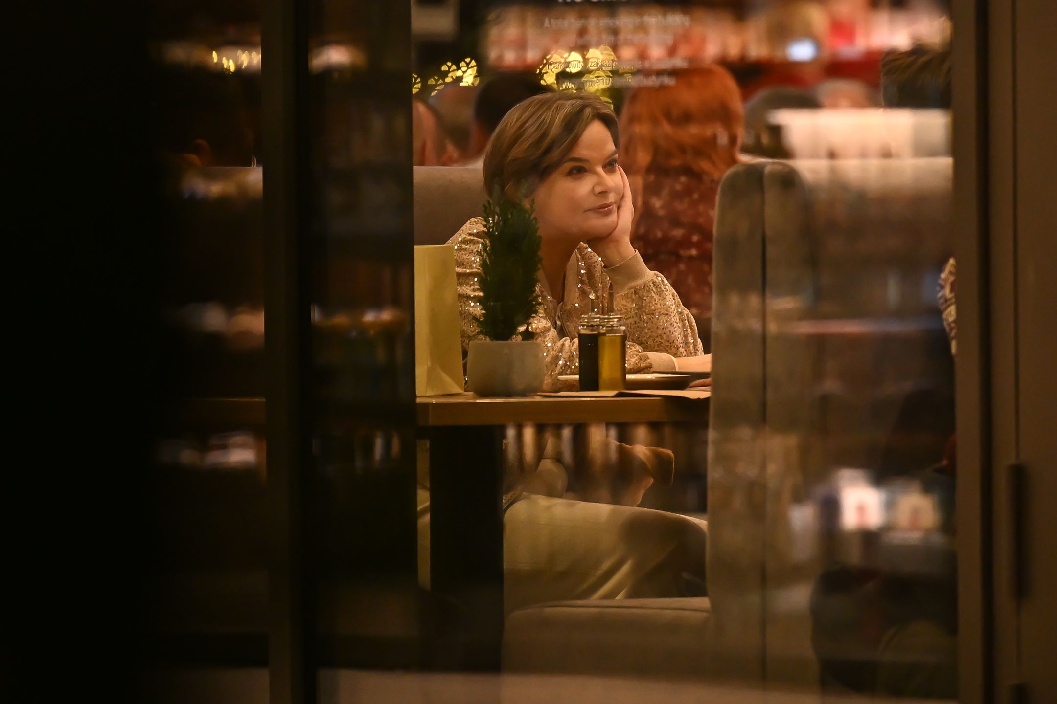 Monika Richardson w restauracji w Warszawie