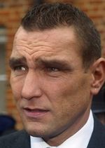 Vinnie Jones w serialu jak James Bond