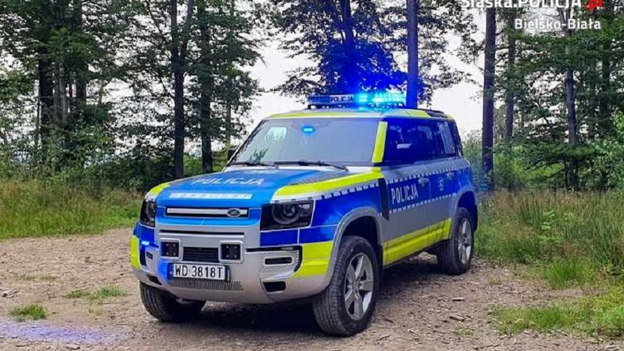 Policyjny Land Rover Defender