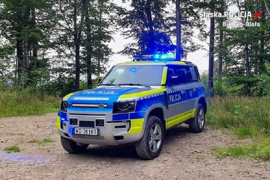 Policyjny Land Rover Defender