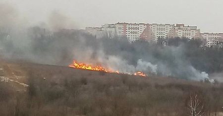 Lublin: Niedzielny pożar traw na Górkach Czechowskich [ZDJĘCIA]