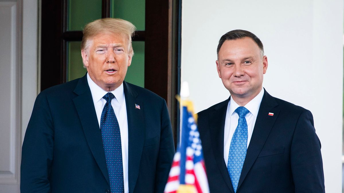 PAP / JIM LO SCALZO / Na zdjęciu: Donald Trump (z lewej) i Andrzej Duda