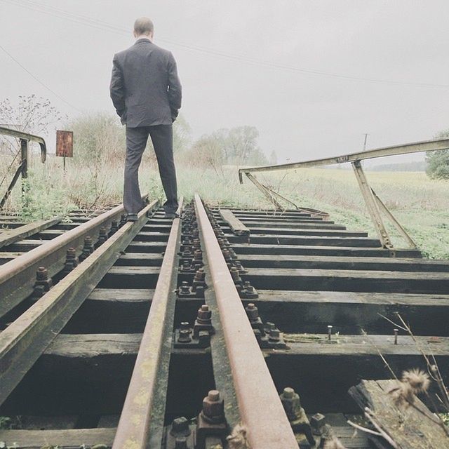 Za duży nos, za małe uszy. Mobilne portrety. 6