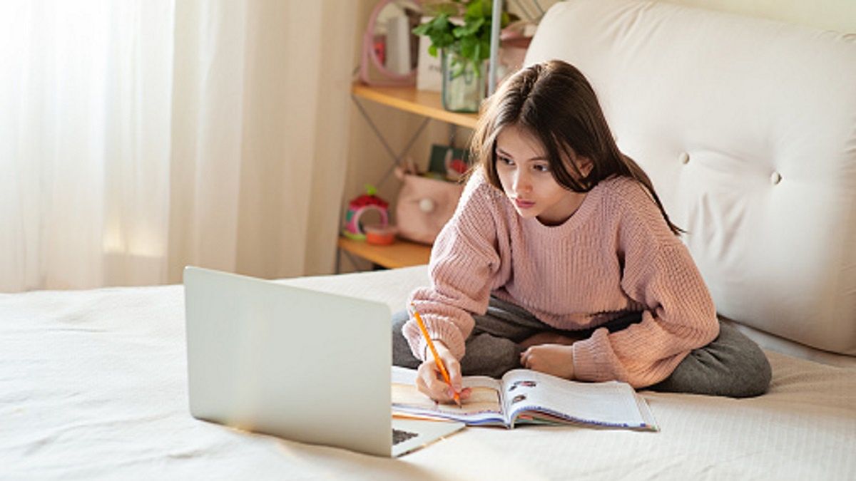 Kiedy koniec e-lekcji? Będą trwały co najmniej do 24 maja