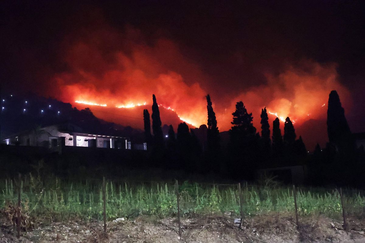 Pożary Sycylia, Włochy. Mapa. W tych regionach pojawił się ogień.
