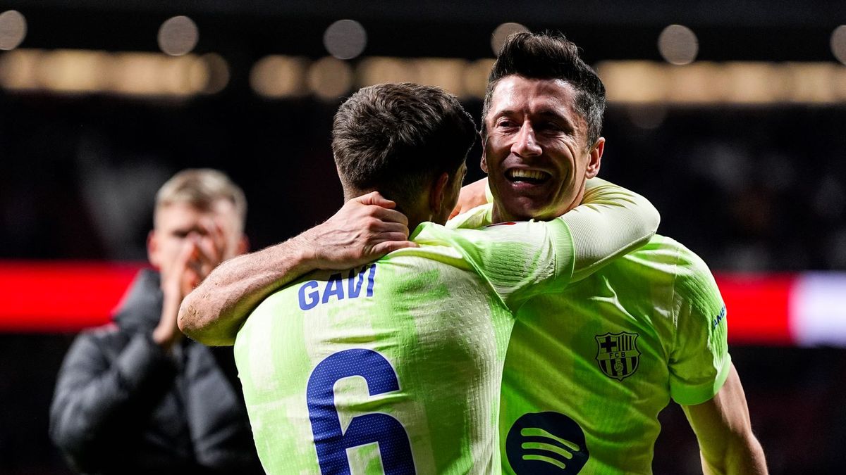 Getty Images / Photo By Oscar J. Barroso/Europa Press via Getty Images / Na zdjęciu: Robert Lewandowski (P), Gavi