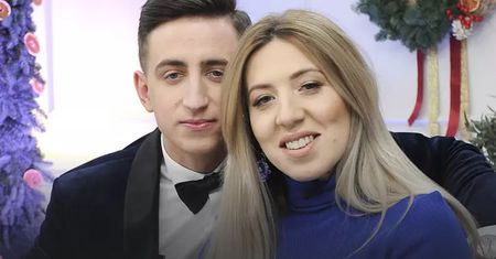 "Rolnik szuka żony": Małgorzata odsłoniła nogi pod choinką. Pokazała nie tylko to
