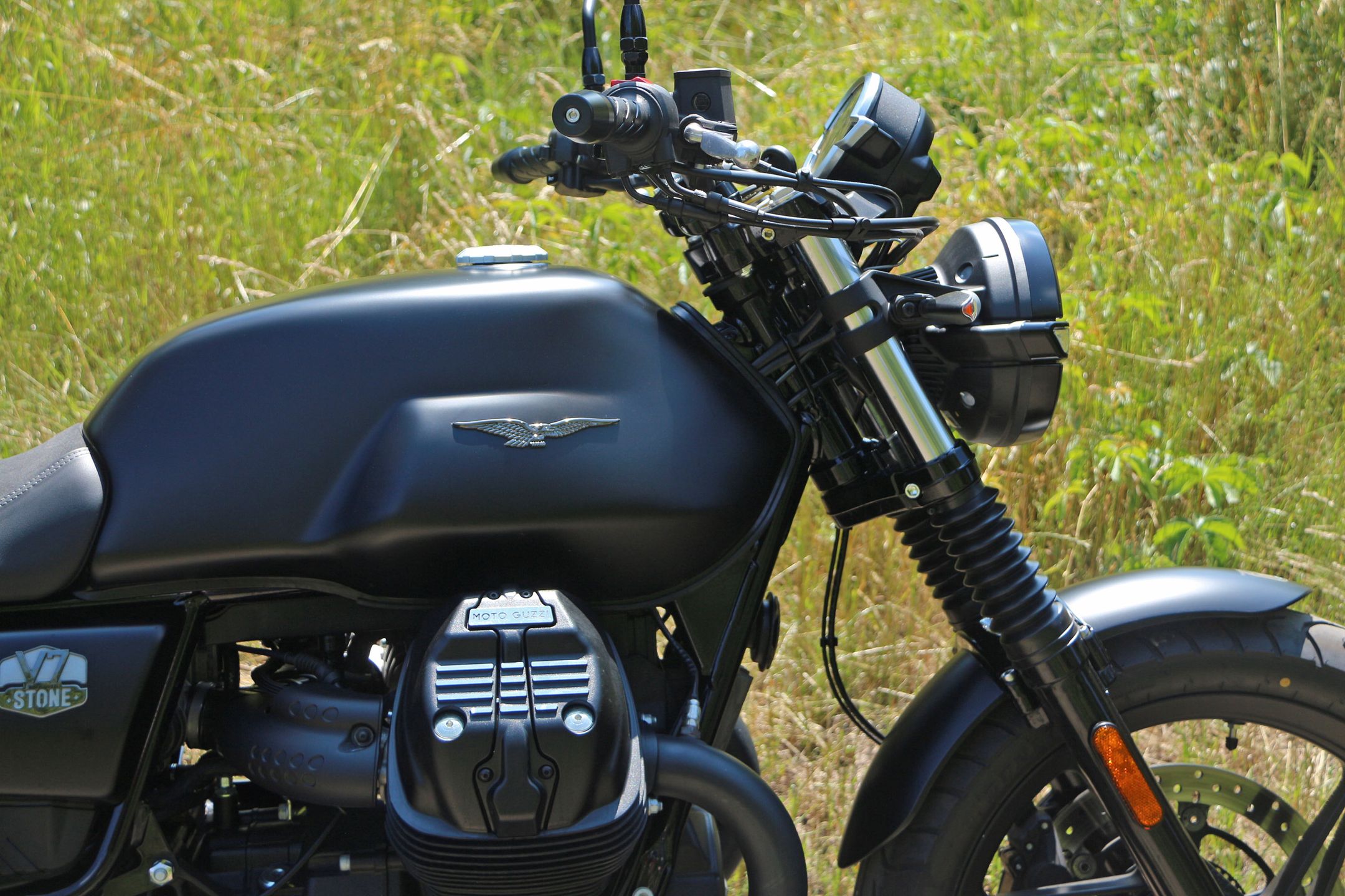 Moto Guzzi V7 Stone