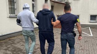 Koszalin: Policyjny nalot na mieszkanie 31-latka. Mężczyzna ukrywał ponad sześć kilogramów narkotyków