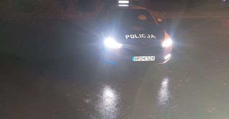Twierdził, że nie ma przy sobie dokumentów. Podczas kontroli drogowej podał wymyślone dane osobowe
