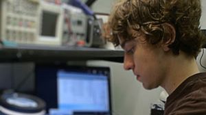 GeoHot ujawnia untethered jailbreak iOS 4.2.1/4.3 dla wszystkich urządzeń oraz unlock dla 02.10.04/03.10.01 1