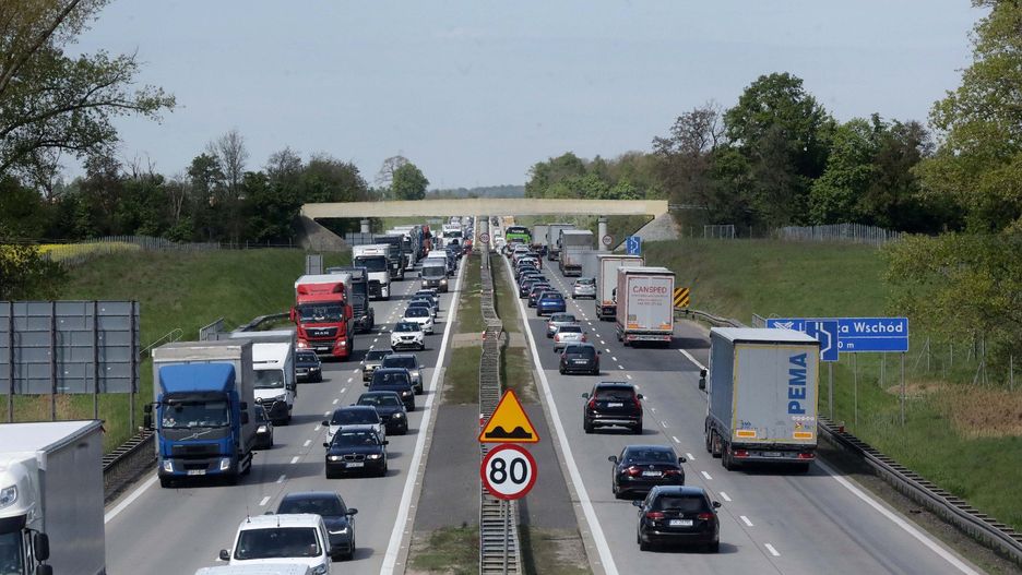 Kierowcy, uważajcie dziś na dolnośląskich drogach, są utrudnienia na autostradzie A4 i drodze ekspresowej S3. Noga z gazu, może być niebezpiecznie.