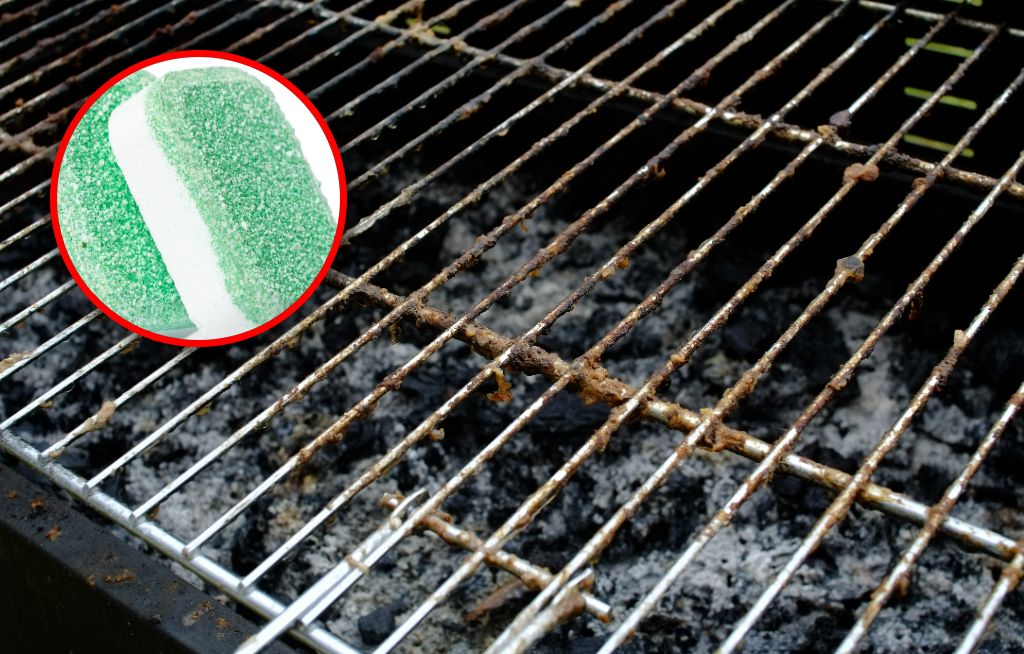 Rozpuść i wymocz ruszt od grilla. Brud zejdzie raz-dwa