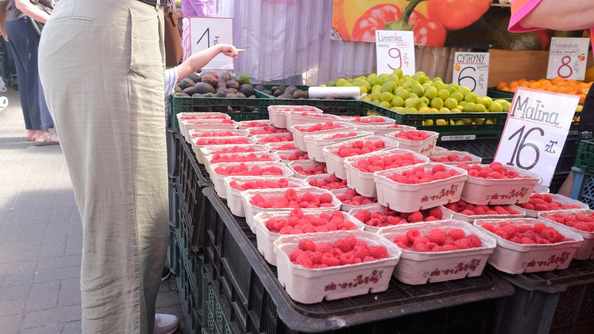 Przed?wi?teczne zakupy
Fot. Anita Walczewska/East News, 17.04.2025. Przeswiateczne zakupy w Hali Mirowskiej.
Anita Walczewska