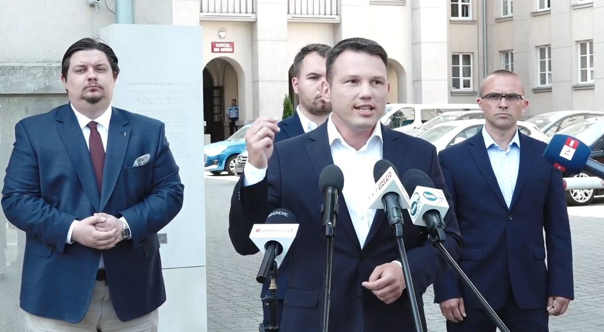 Sławomir Mentzen ogłosił, że Jakub Banaś (po prawej) będzie kandydatem Konfederacji w wyborach parlamentarnych