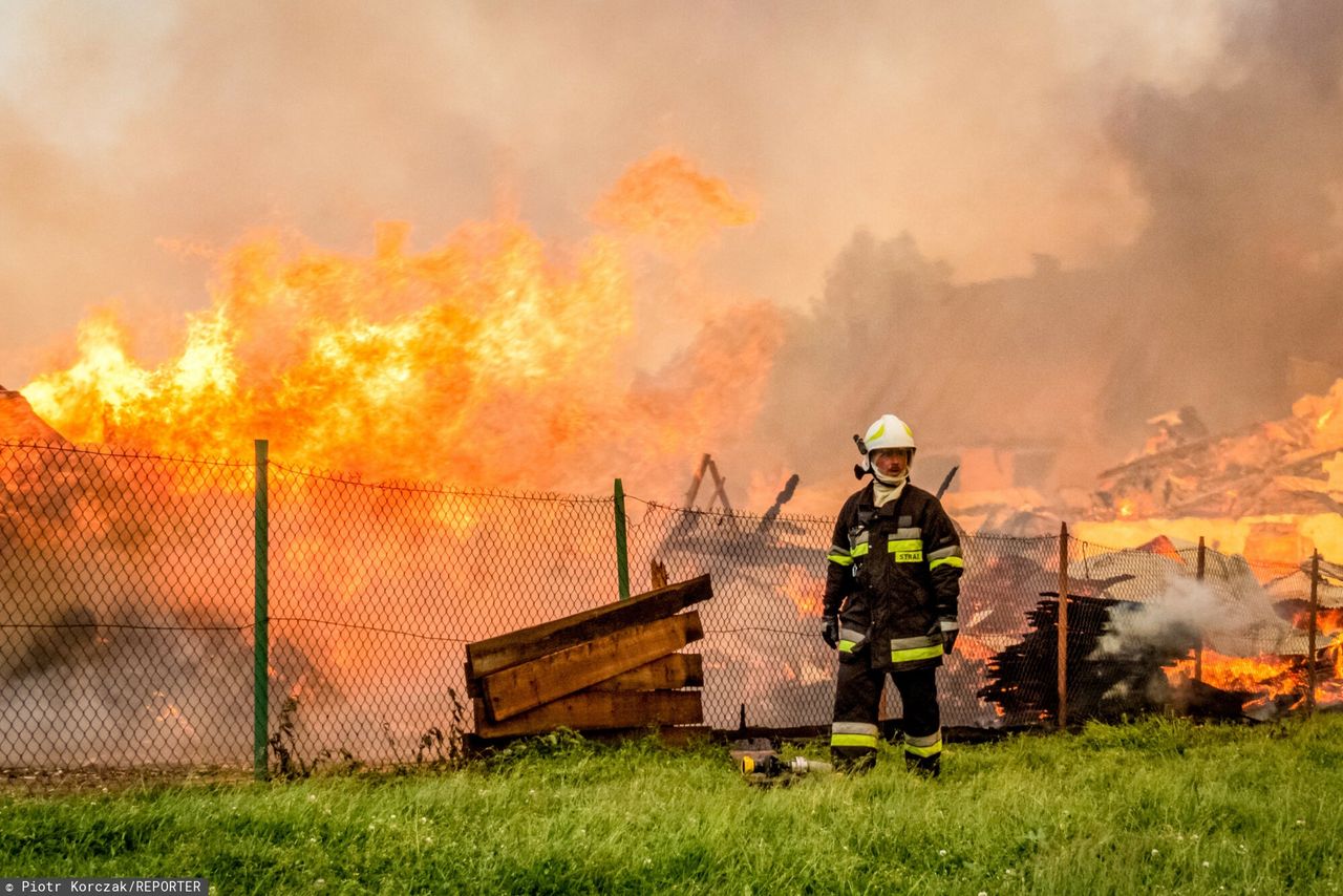 Nowa Biała. Spłonęło wiele zabytkowych budynków. "Straty są ogromne"