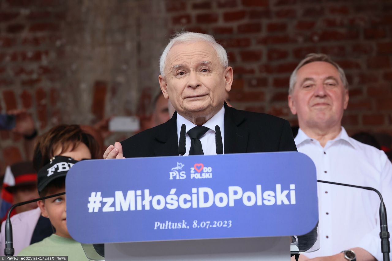 PiS wyraźnie słabnie. Mówił o “znamiennym" sondażu "prorządowego" CBOS