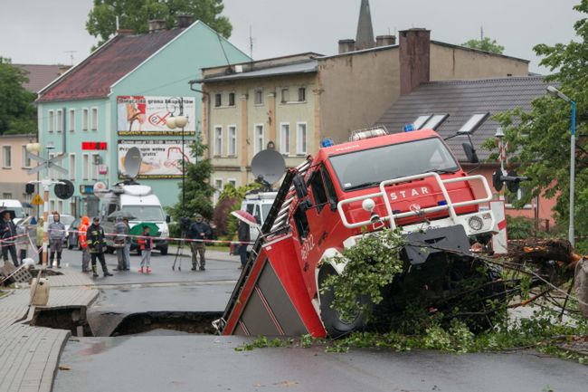 Nawałnice nad Polską: kilkaset zalanych domów, uszkodzone drogi