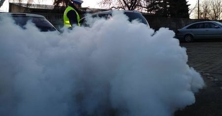 "To mazda na eko groszek?" – pytają ironicznie policjanci z drogówki