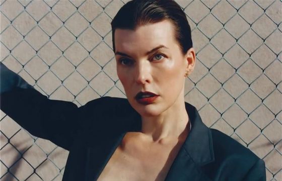 Technologia, która pozwala chatbotom nie zapominać rozmów. Stoi za nią Milla Jovovich