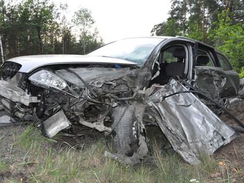 Groźny wypadek z udziałem nastoletnich kierowców. Dwie osoby trafiły do szpitala