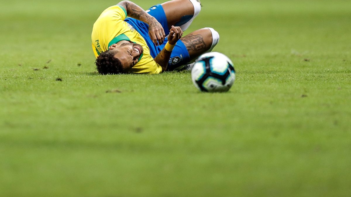 Zdjęcie okładkowe artykułu: PAP/EPA / ANTONIO LACERDA / Na zdjęciu: Neymar 