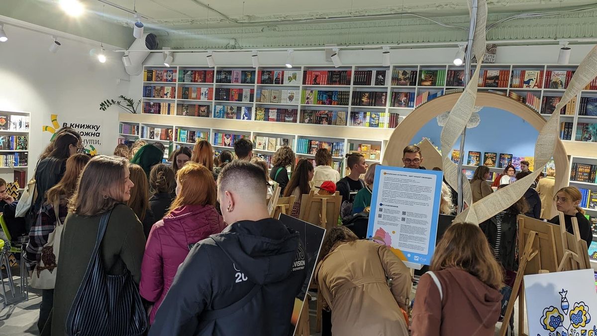 Українські книговидавці виходять на польський ринок. Як війні не вдалося їх зламати?